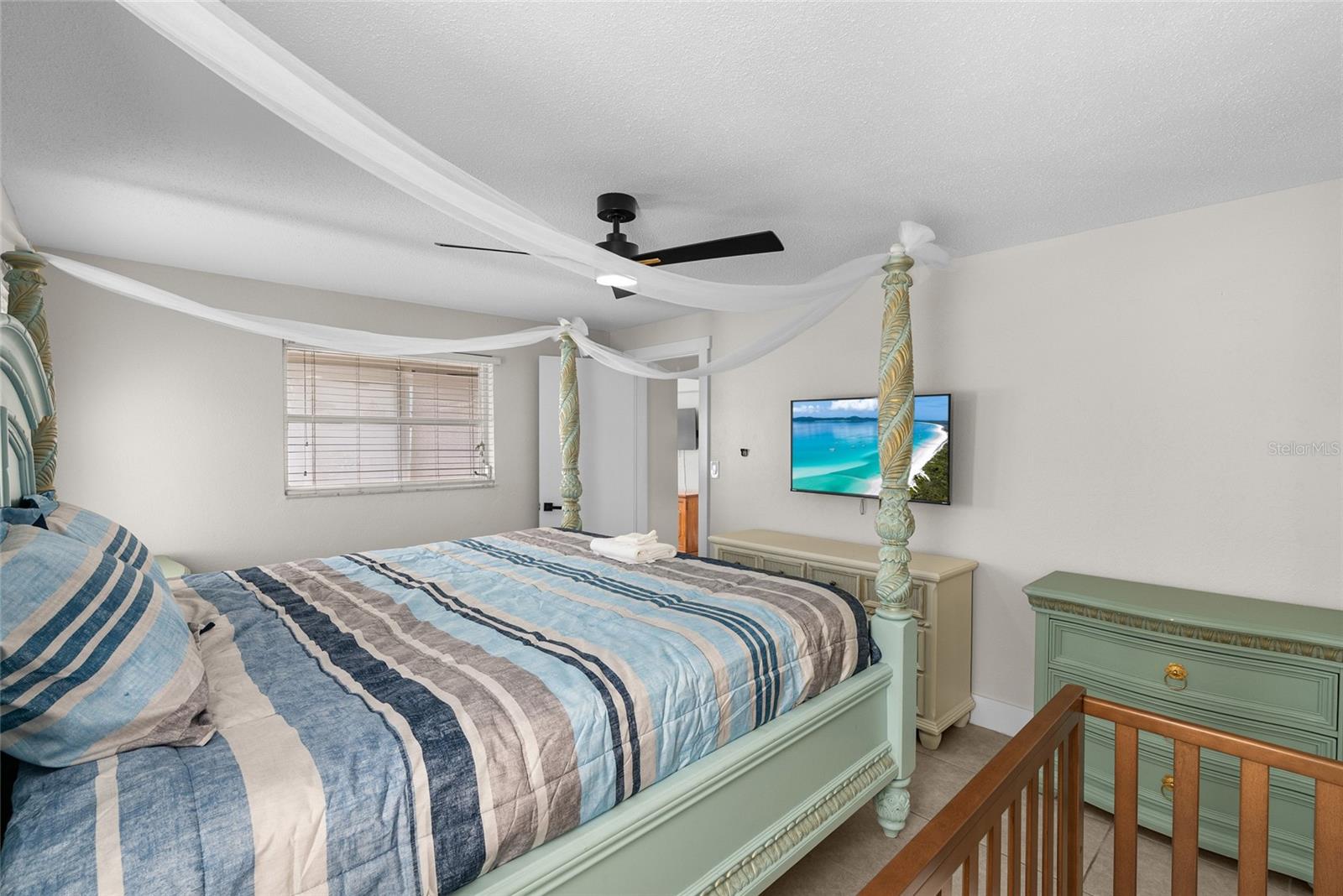 Image 18 of 42 For 3370 Harbor Lake Dr