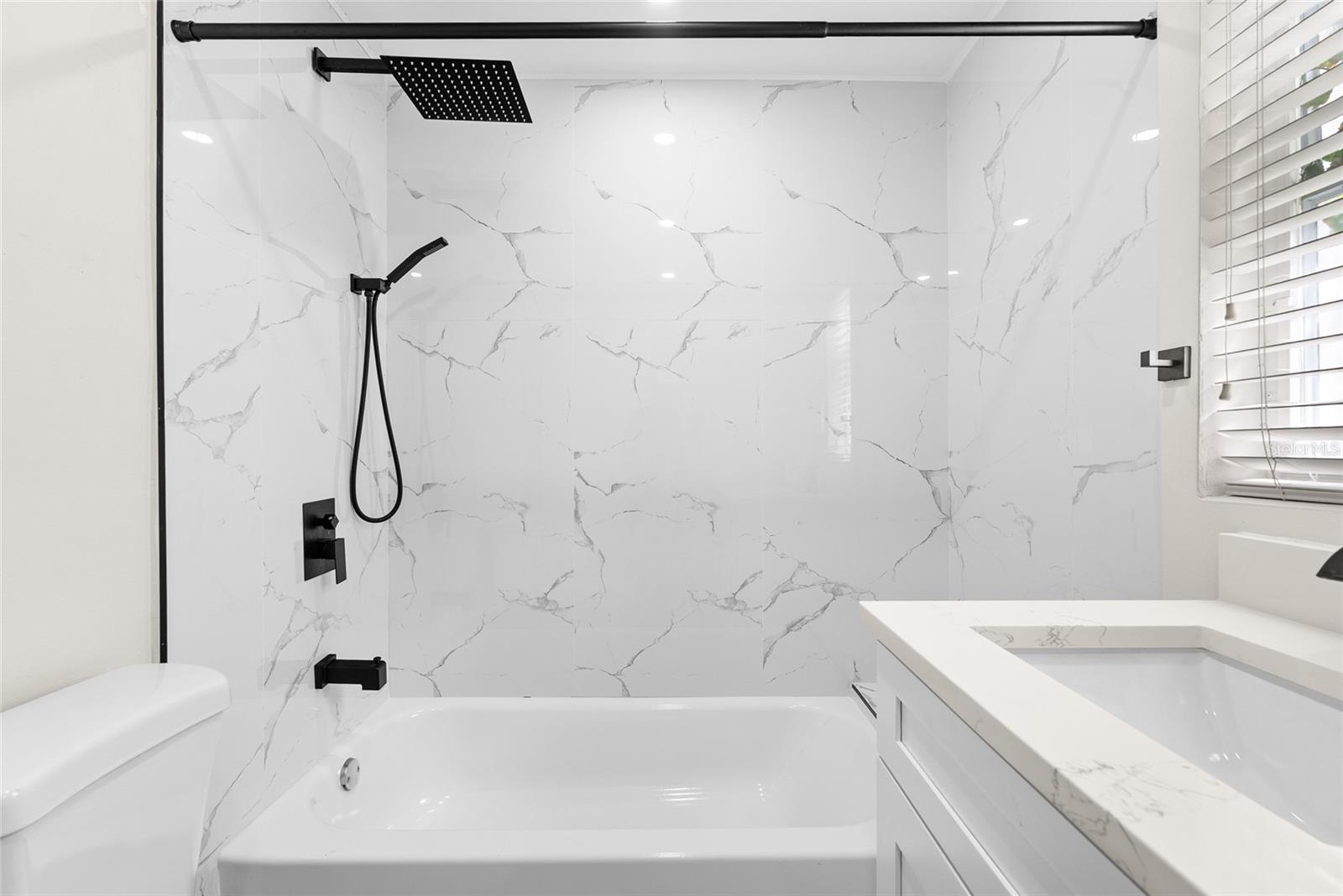 Image 20 of 42 For 3370 Harbor Lake Dr