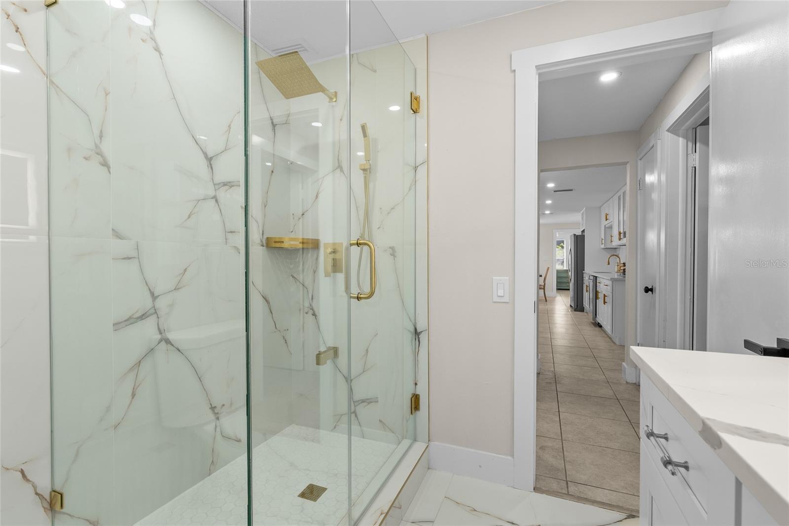 Image 26 of 42 For 3370 Harbor Lake Dr