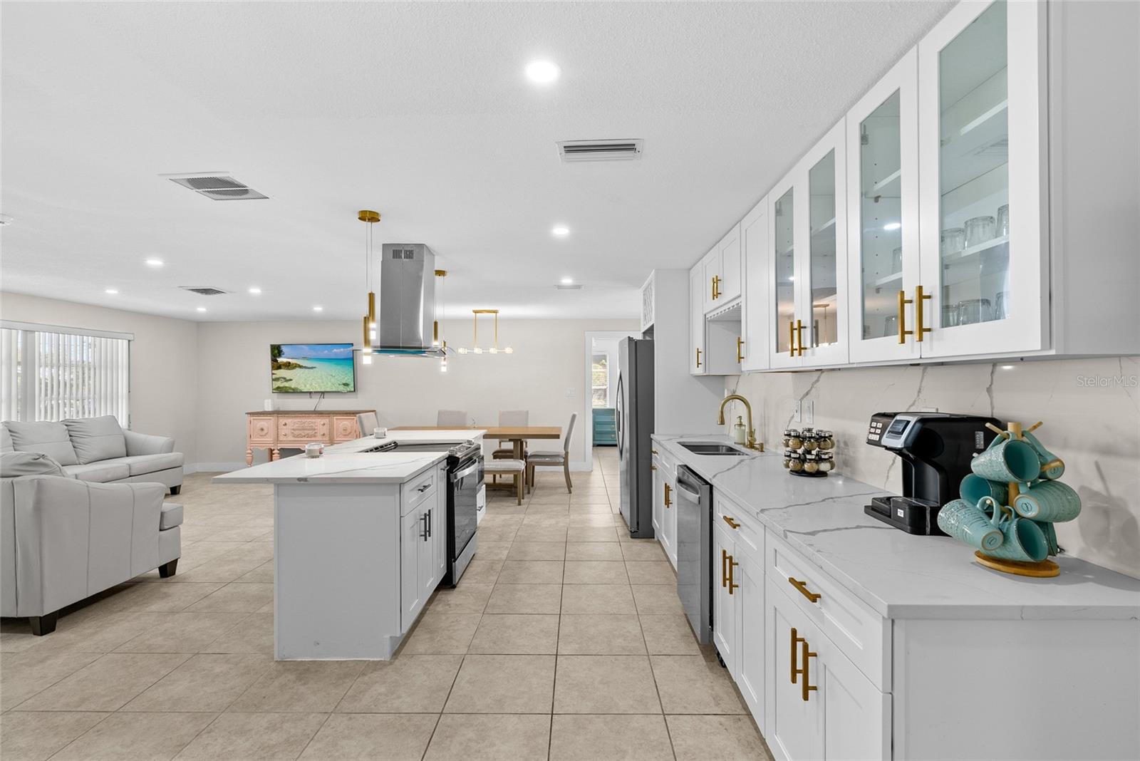 Image 7 of 42 For 3370 Harbor Lake Dr