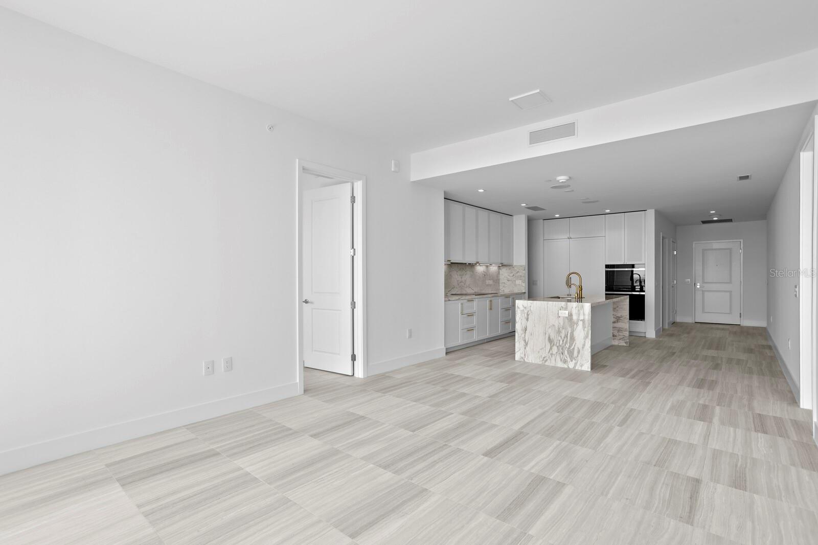 Image 15 of 100 For 3015 Ysabella Avenue 2402