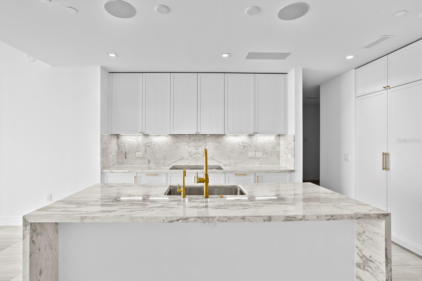 Image 20 of 100 For 3015 Ysabella Avenue 2402