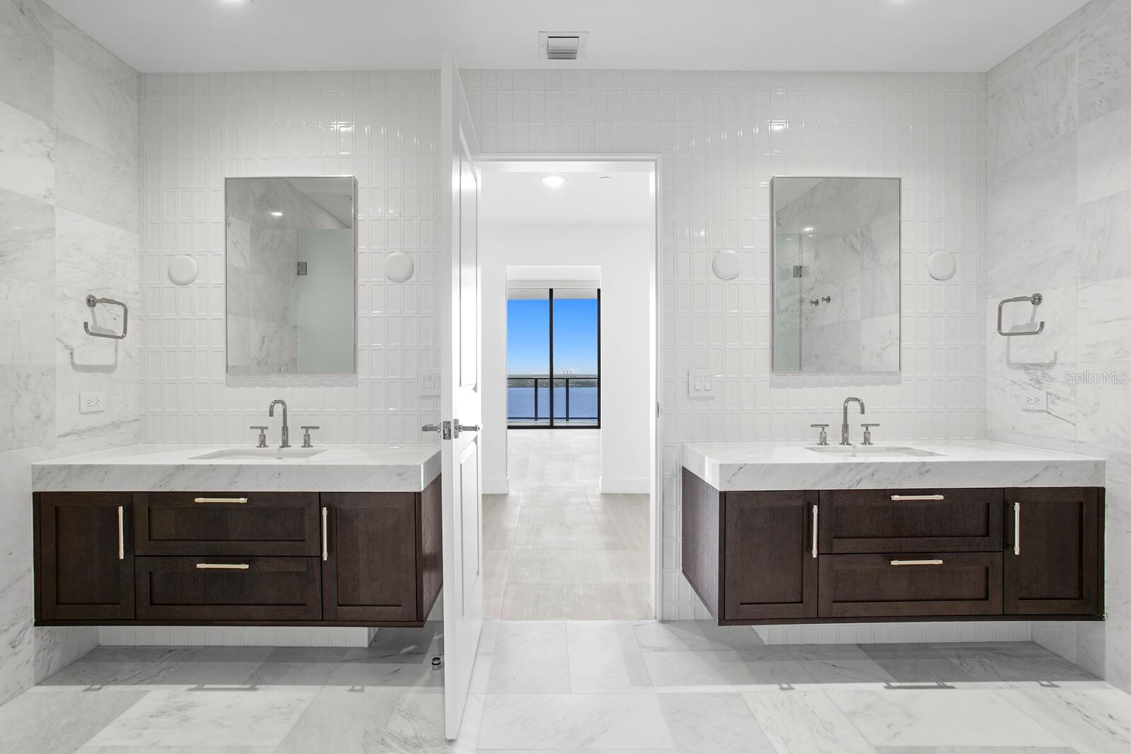 Image 31 of 100 For 3015 Ysabella Avenue 2402