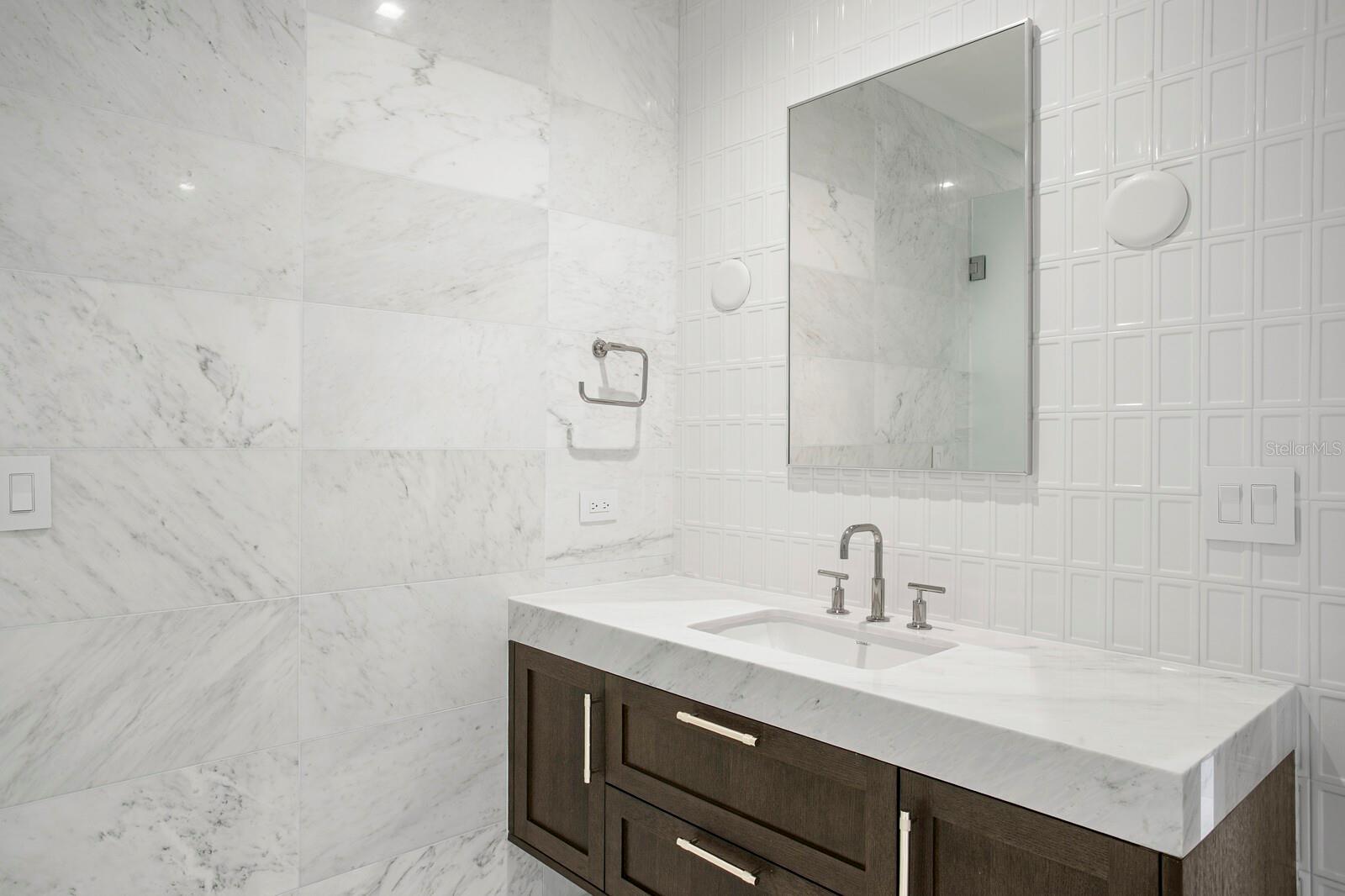 Image 32 of 100 For 3015 Ysabella Avenue 2402