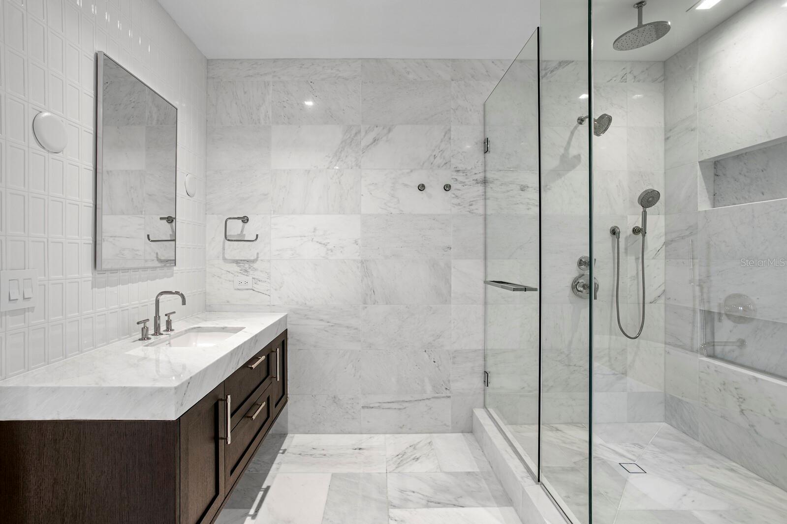 Image 33 of 100 For 3015 Ysabella Avenue 2402