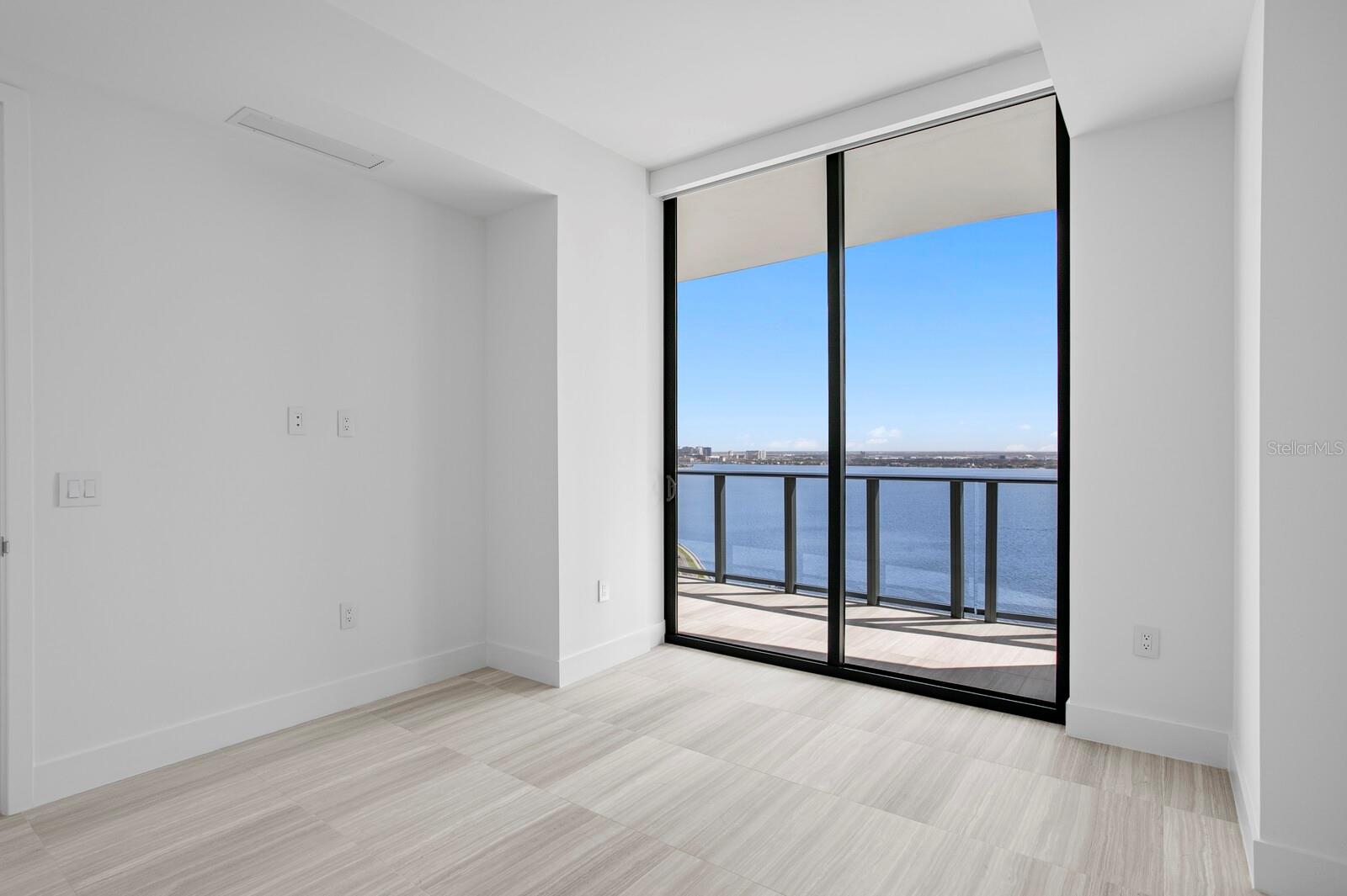 Image 38 of 100 For 3015 Ysabella Avenue 2402