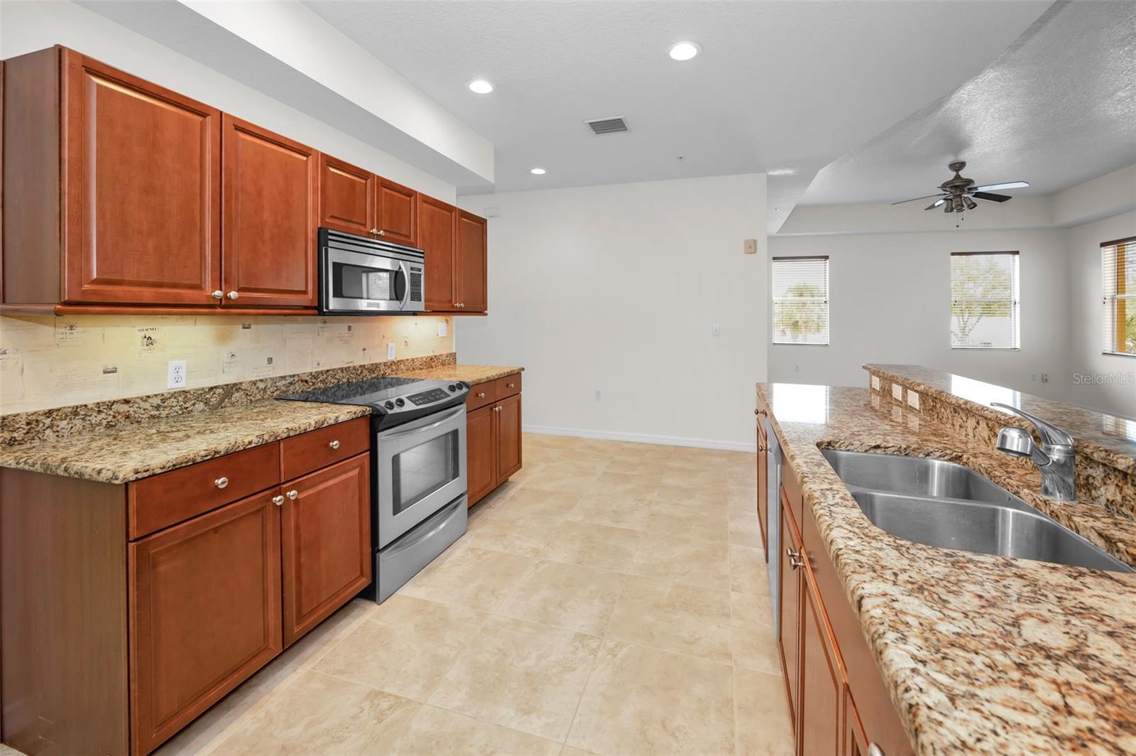 Image 29 of 58 For 606 Wells Court 202