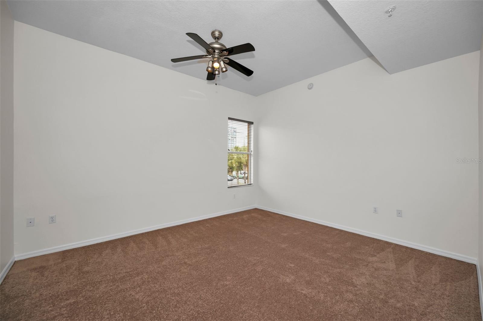 Image 39 of 58 For 606 Wells Court 202