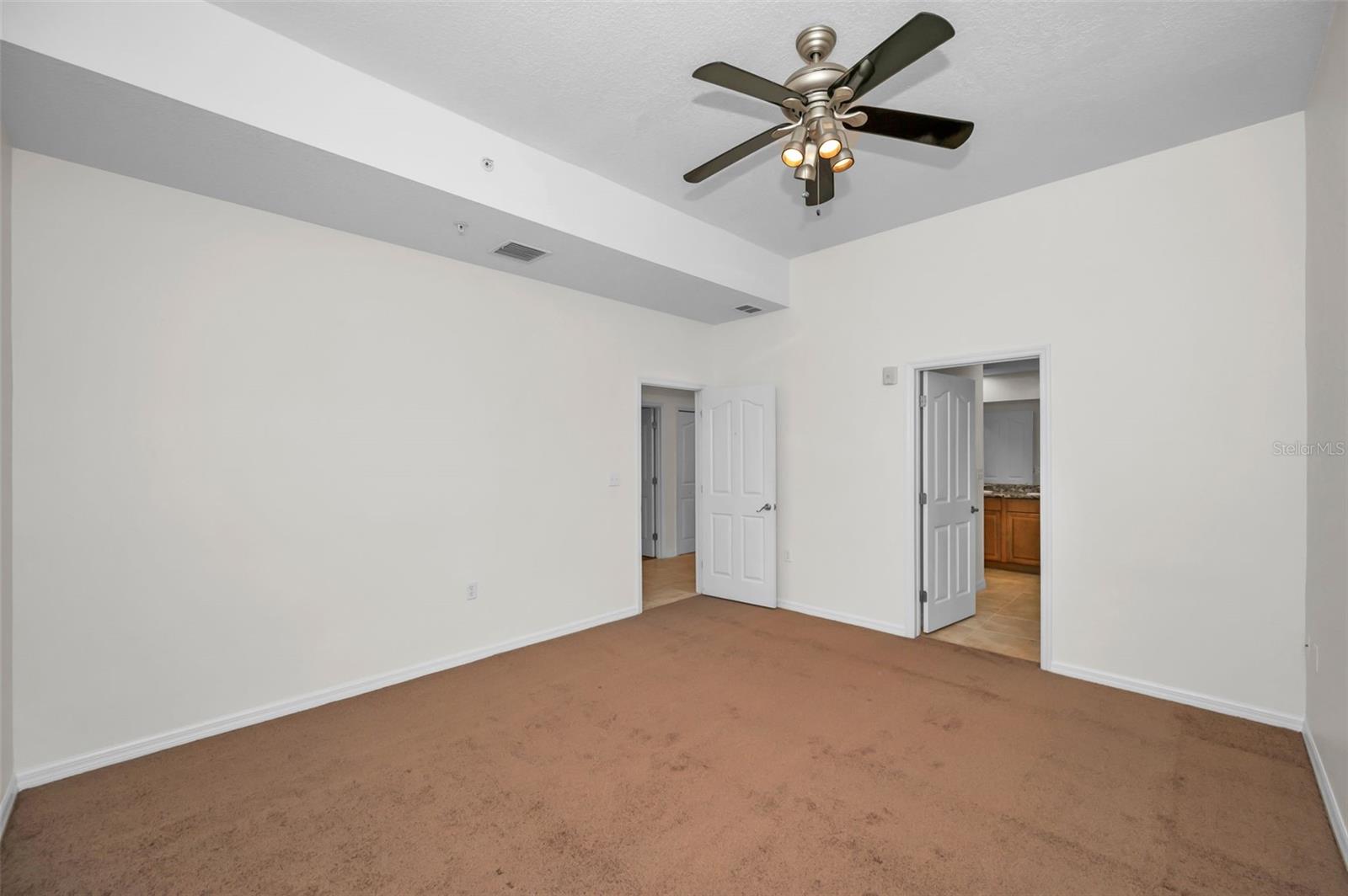 Image 40 of 58 For 606 Wells Court 202