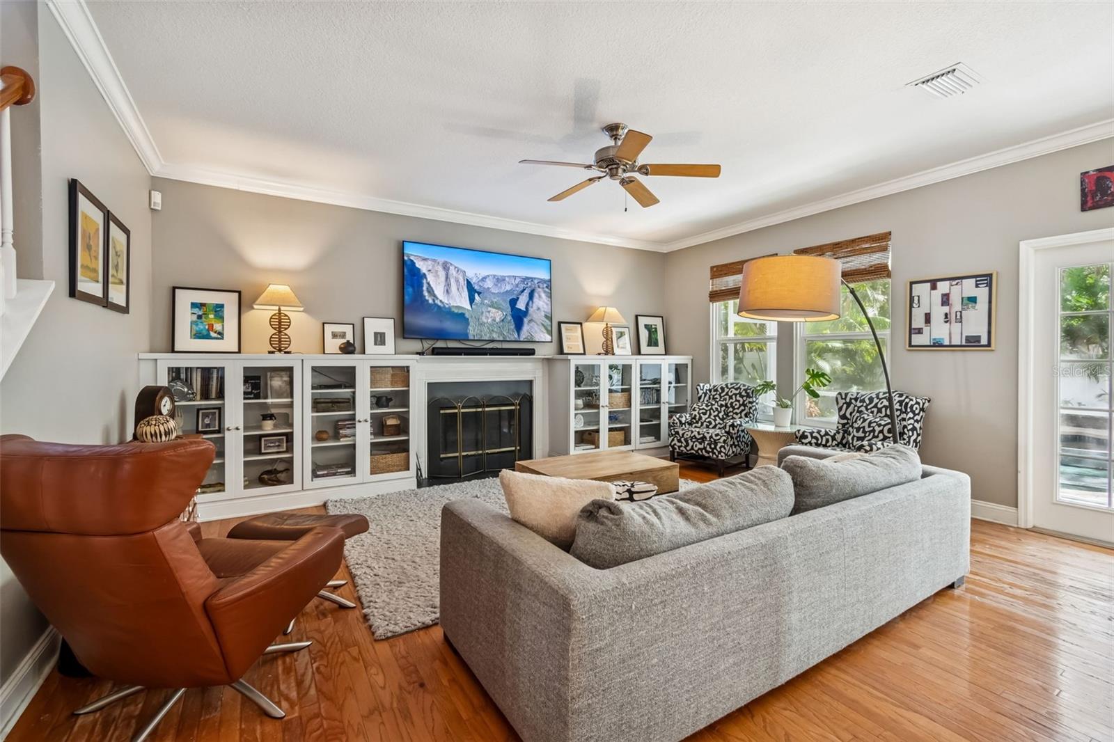 Listing photo id 11 for 4306 Leona Street W