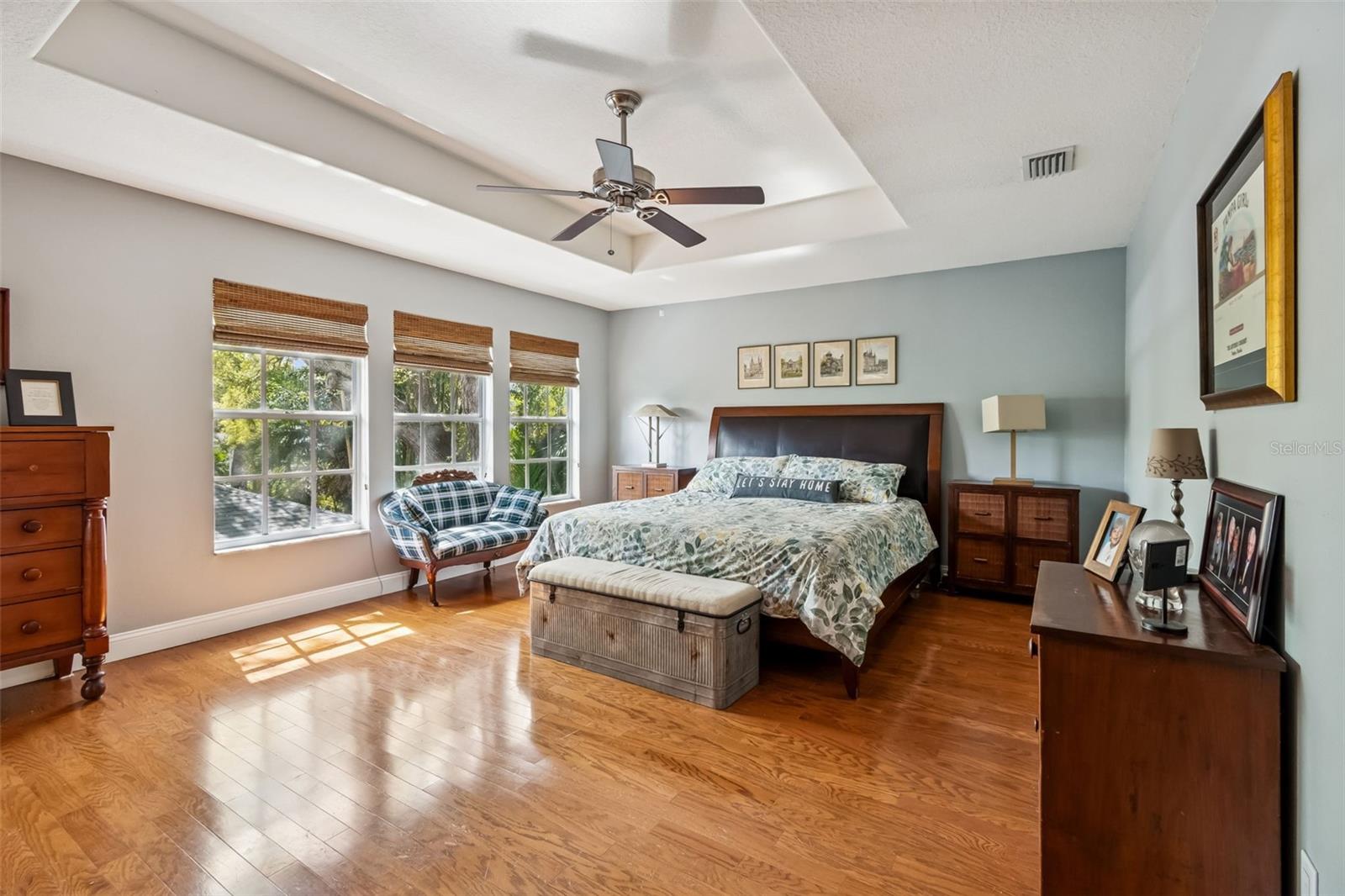 Listing photo id 15 for 4306 Leona Street W