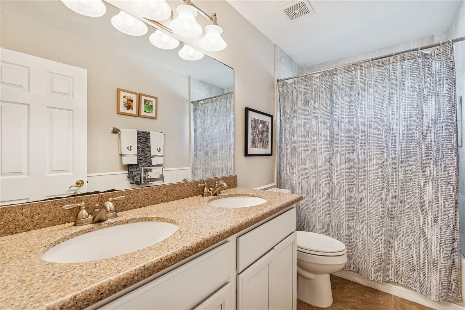 Listing photo id 20 for 4306 Leona Street W