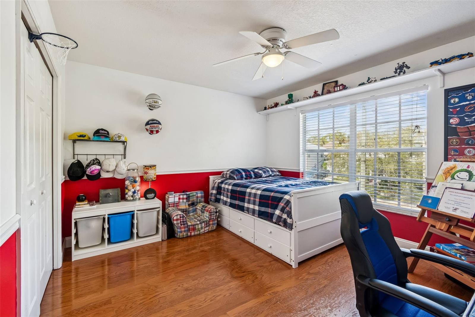 Listing photo id 21 for 4306 Leona Street W