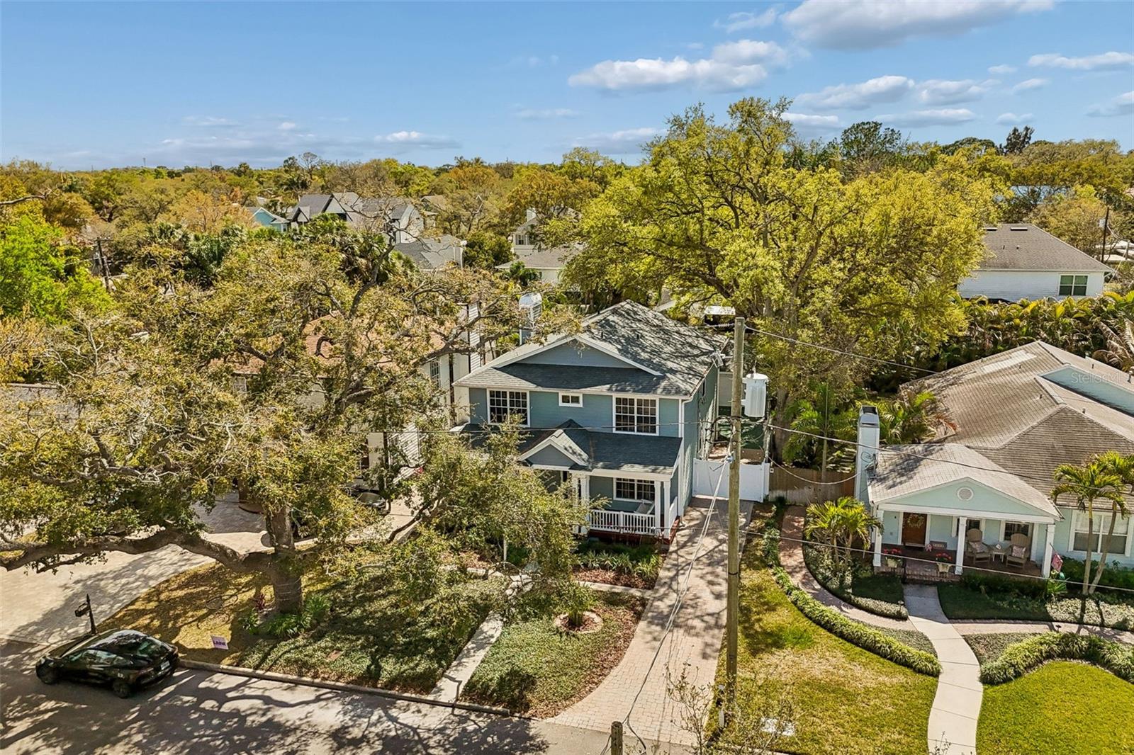 Listing photo id 27 for 4306 Leona Street W