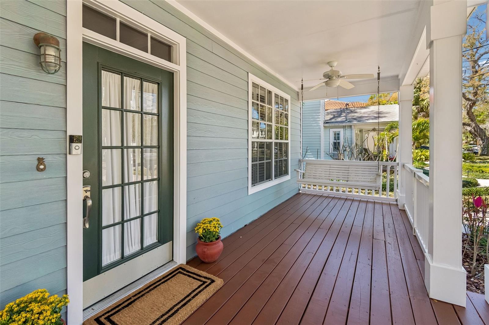 Listing photo id 3 for 4306 Leona Street W