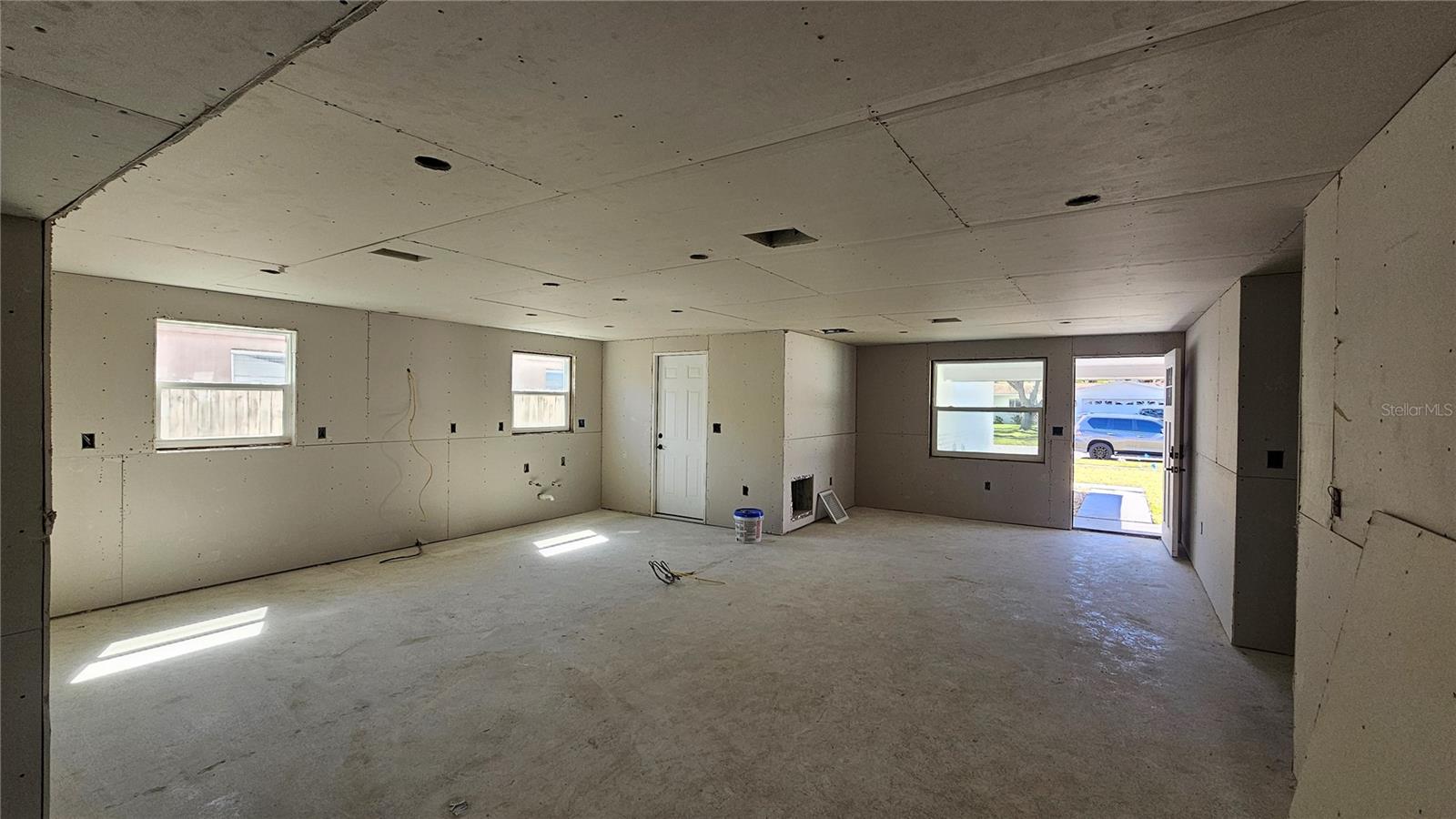 Image 11 of 58 For 5519 Denver Street Ne