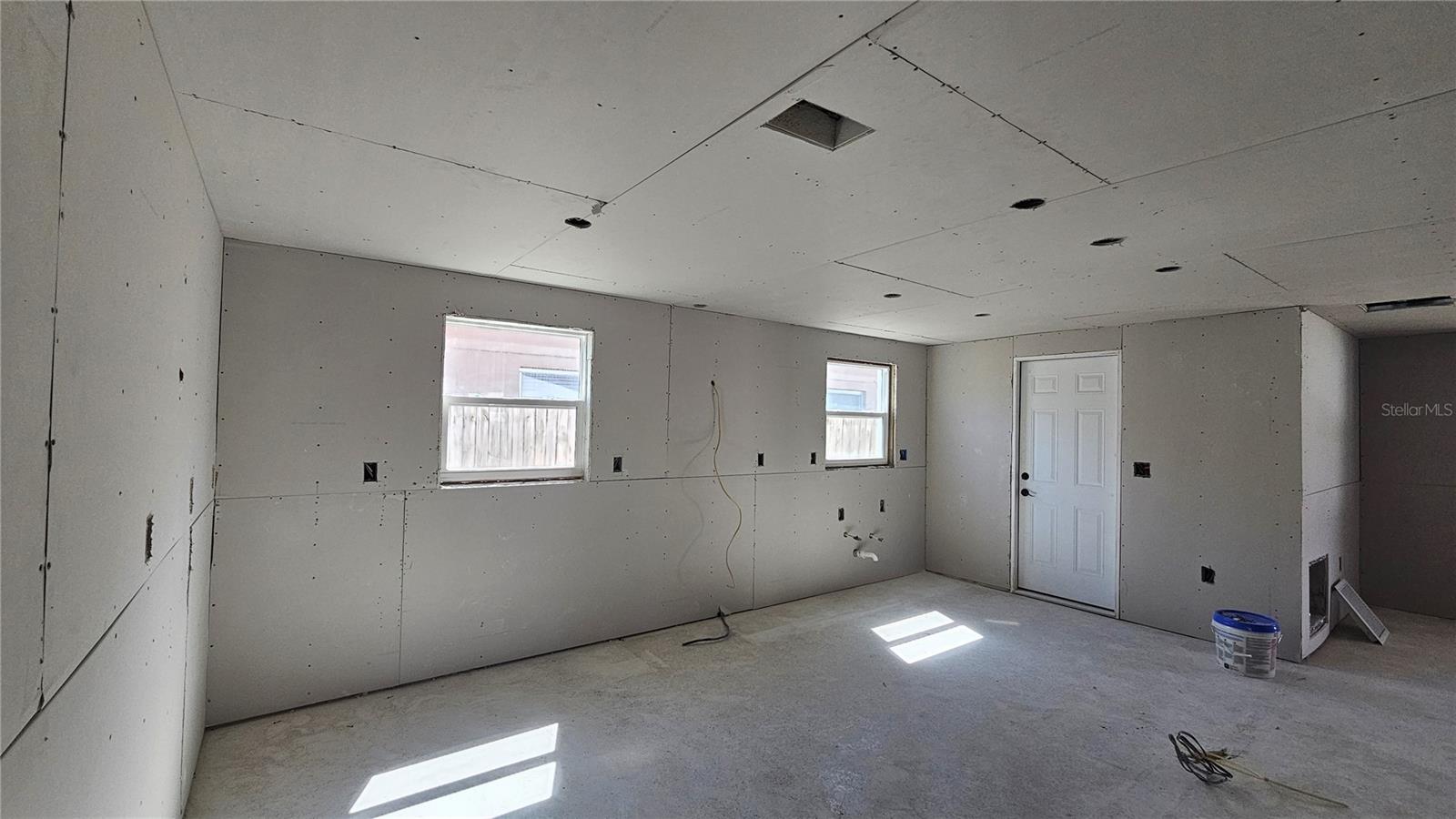 Image 12 of 58 For 5519 Denver Street Ne