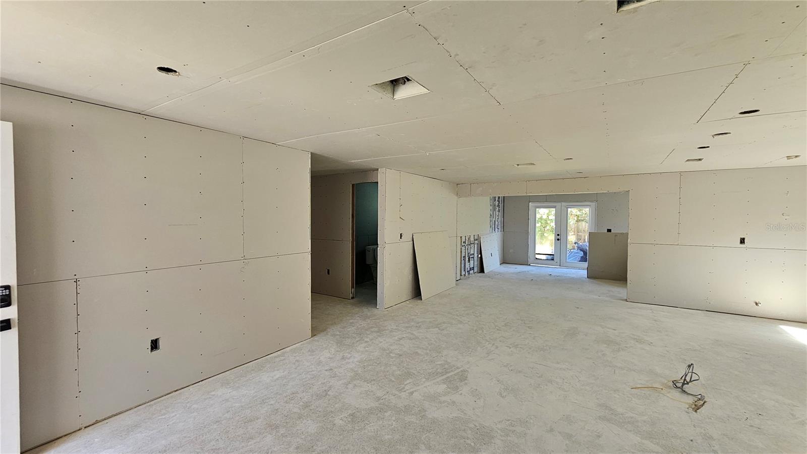 Image 6 of 58 For 5519 Denver Street Ne