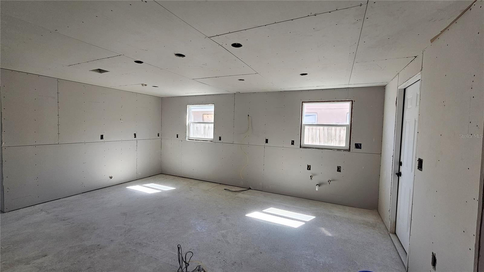 Image 8 of 58 For 5519 Denver Street Ne