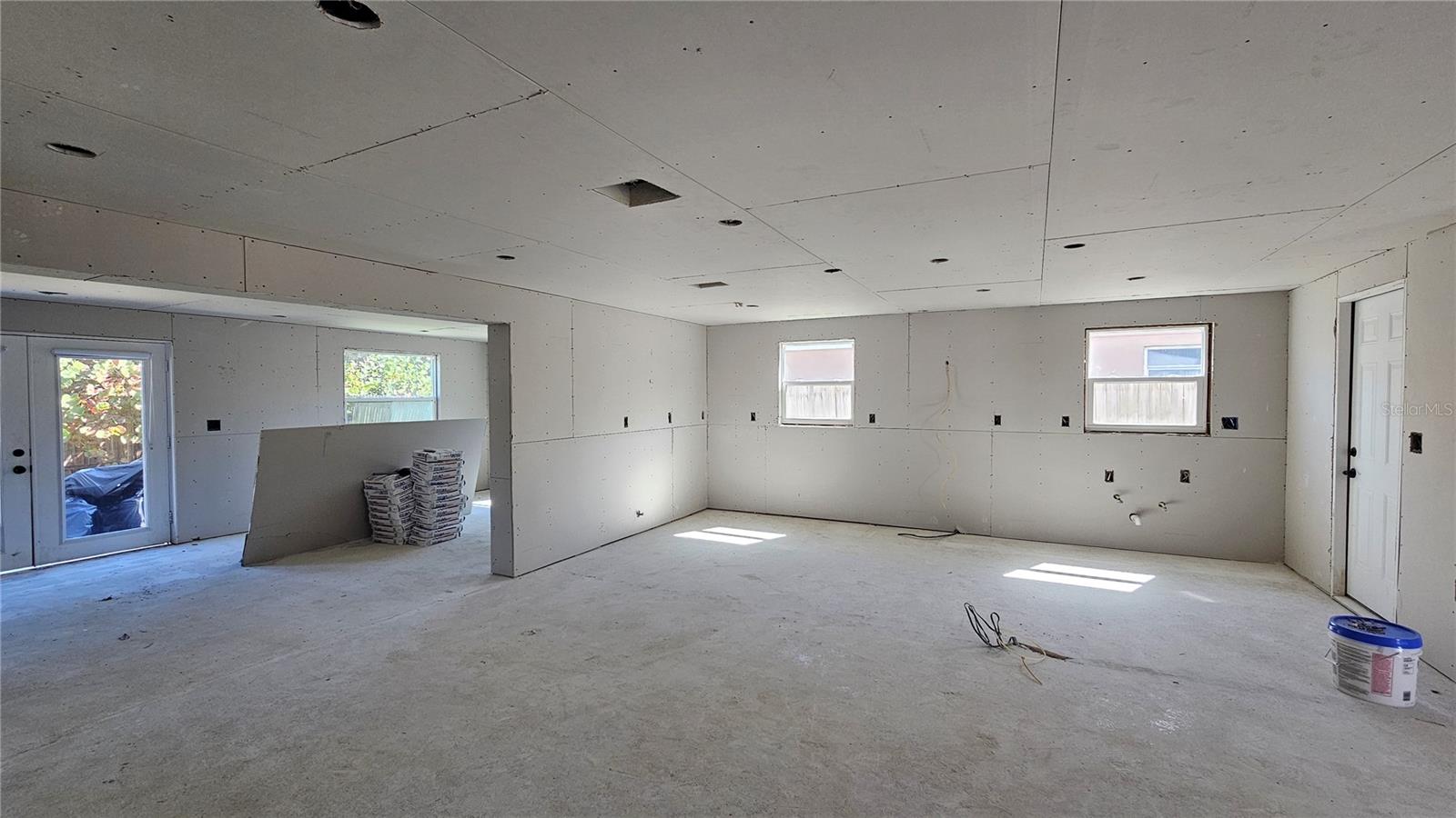 Image 9 of 58 For 5519 Denver Street Ne