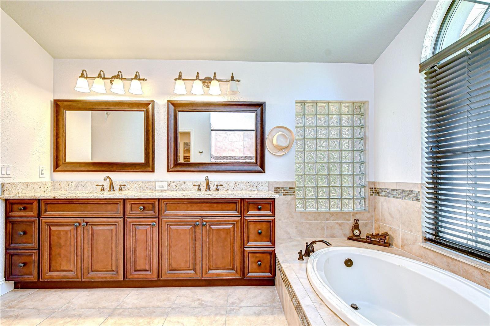 Image 31 of 58 For 6623 Stonington Drive N