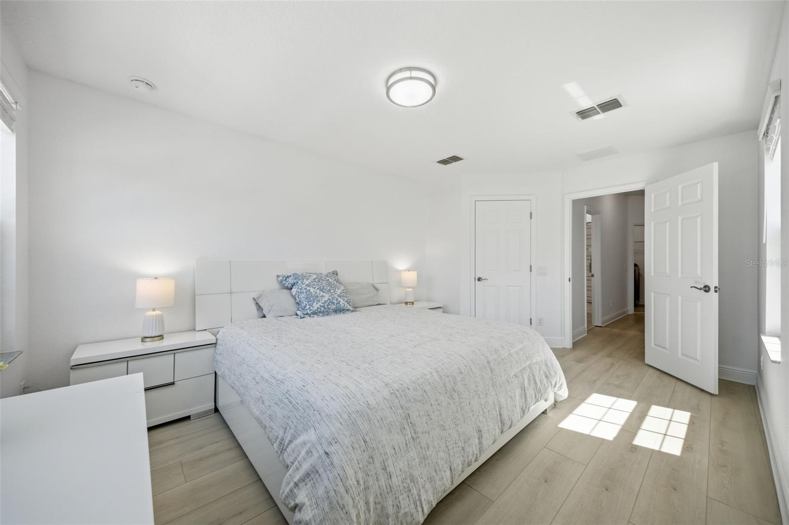 Image 24 of 48 For 11539 Crowned Sparrow Lane