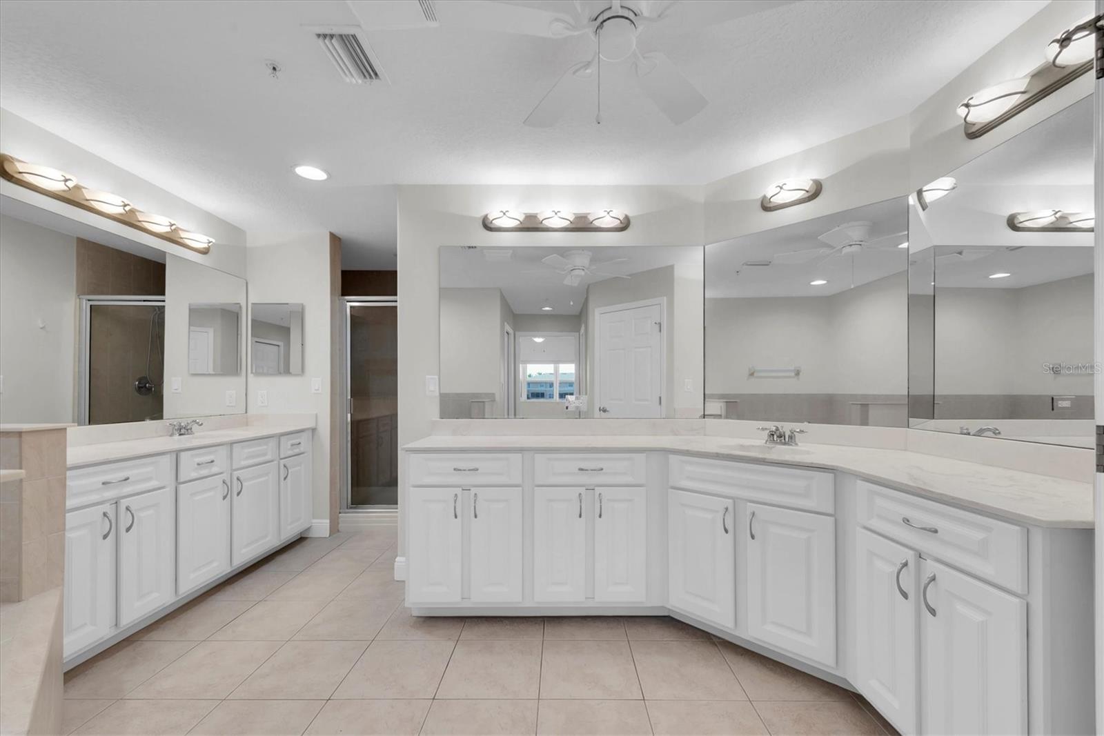 Image 19 of 68 For 7069 Key Haven Road 302