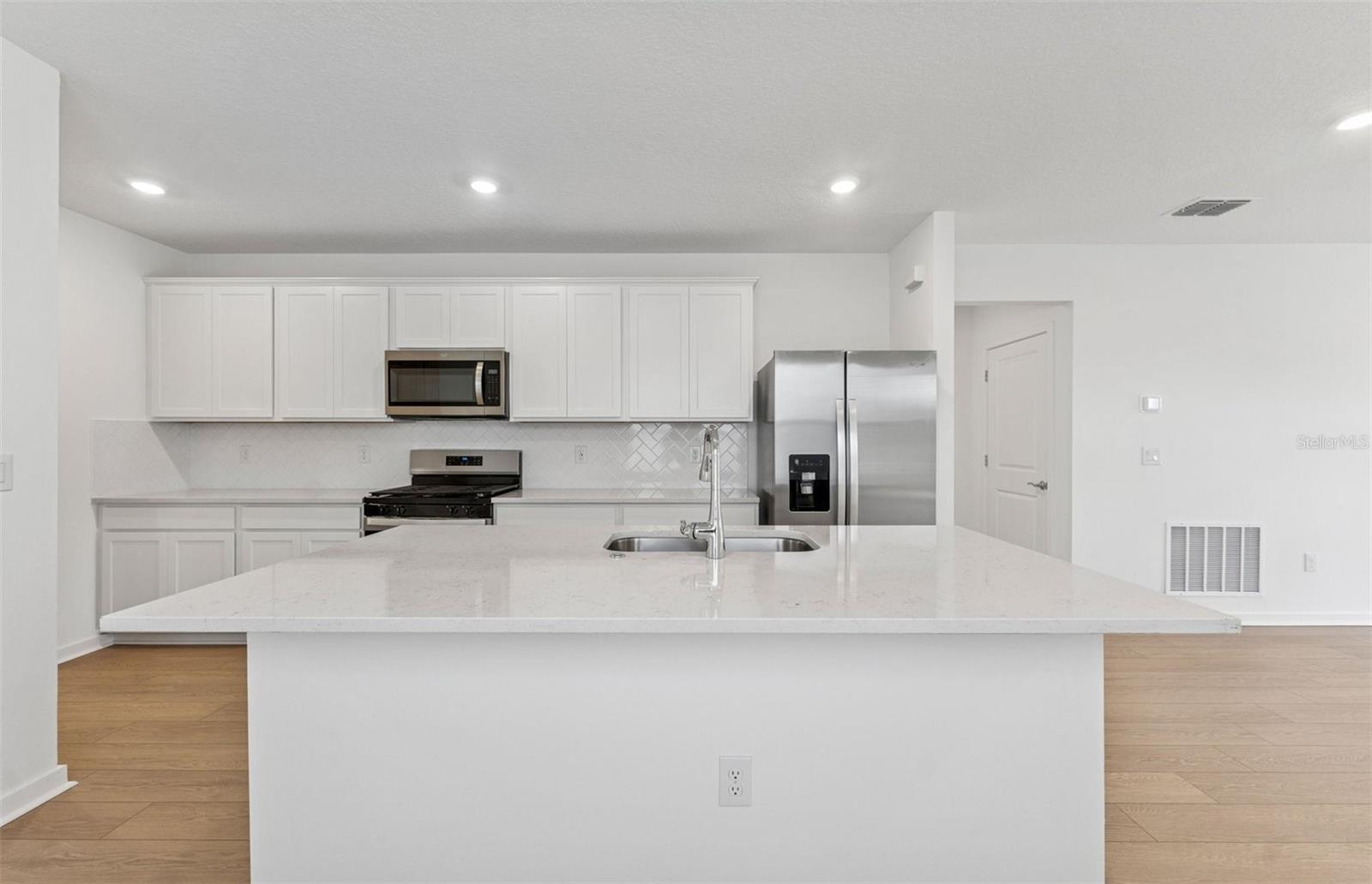 Image 3 of 14 For 3741 Hornbeam Road