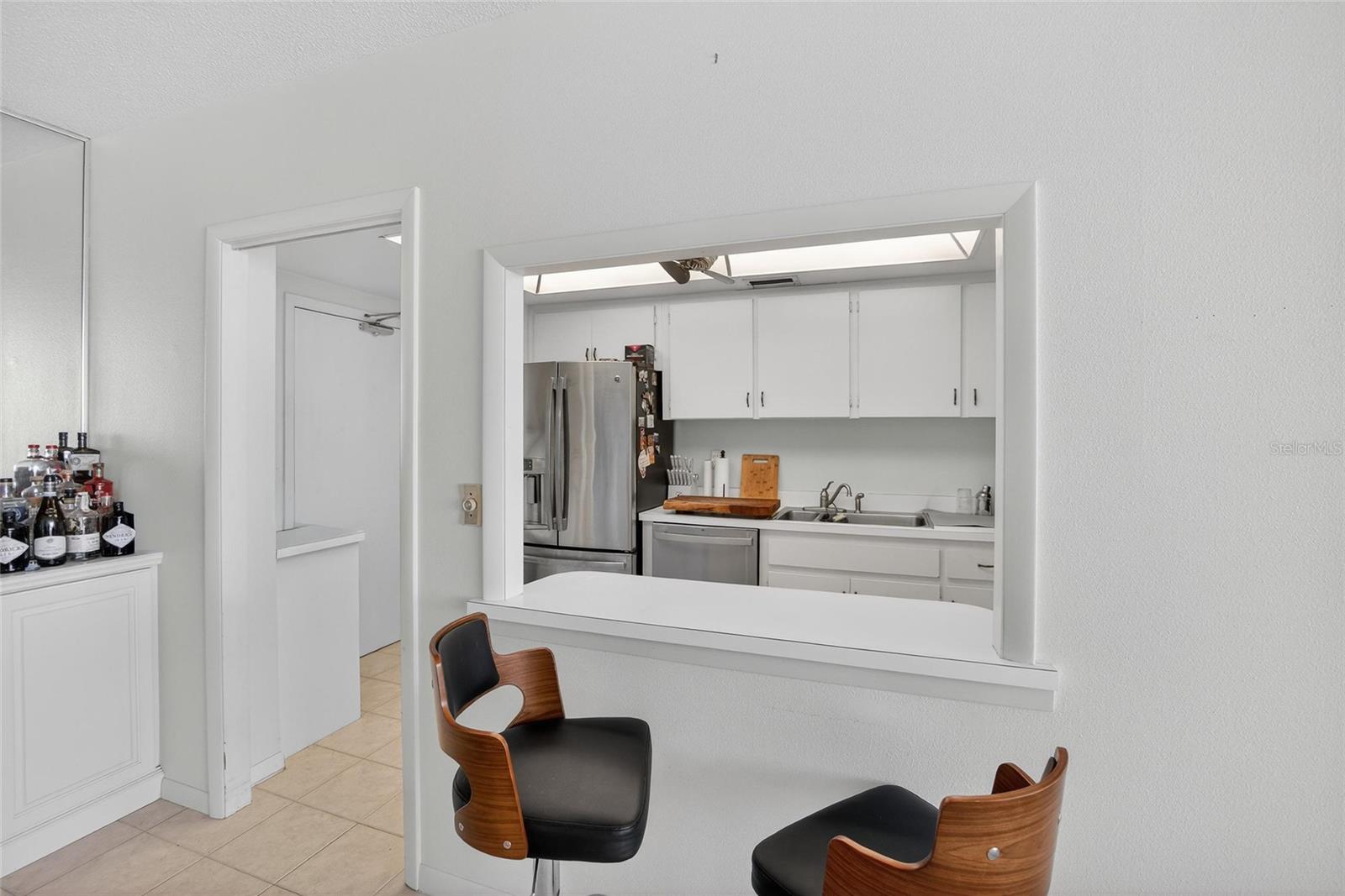 Image 11 of 70 For 100 Pierce Street 703