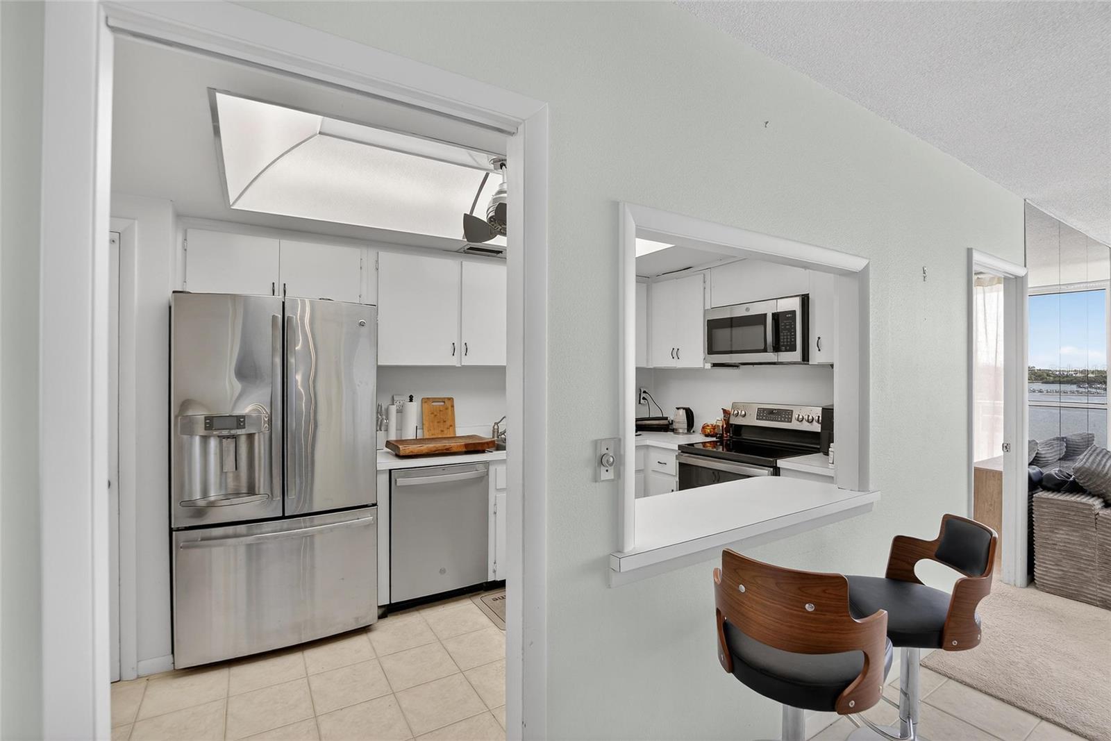 Image 12 of 70 For 100 Pierce Street 703