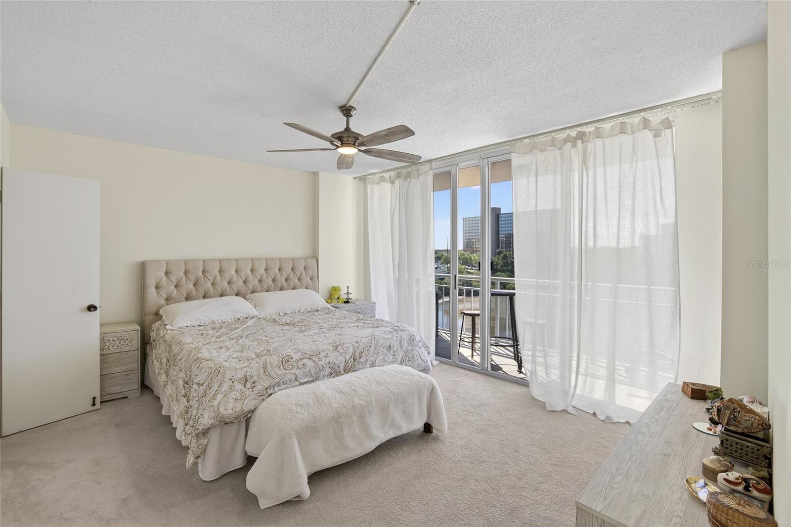 Image 20 of 70 For 100 Pierce Street 703