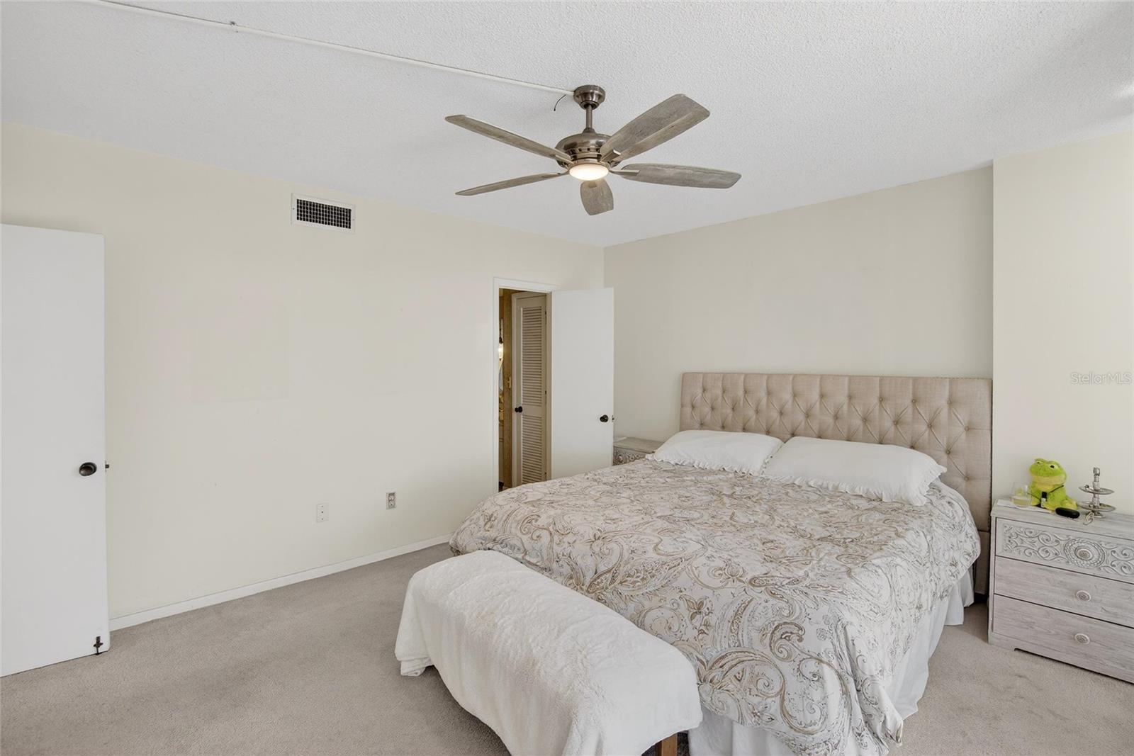 Image 21 of 70 For 100 Pierce Street 703