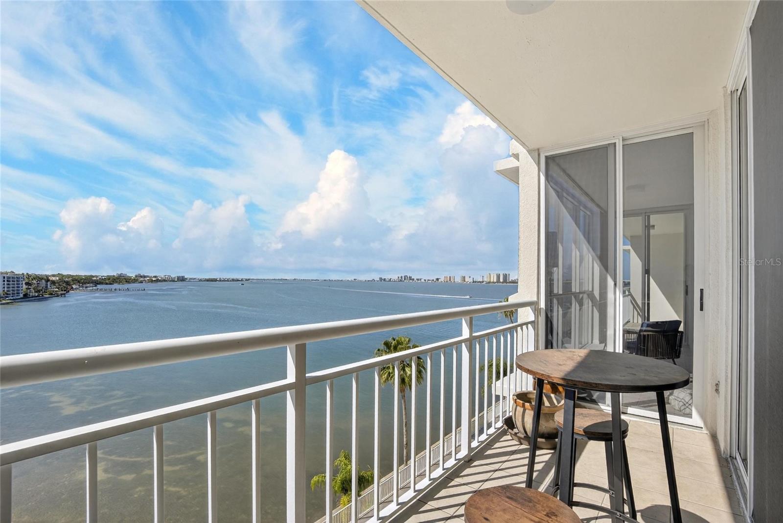 Image 24 of 70 For 100 Pierce Street 703