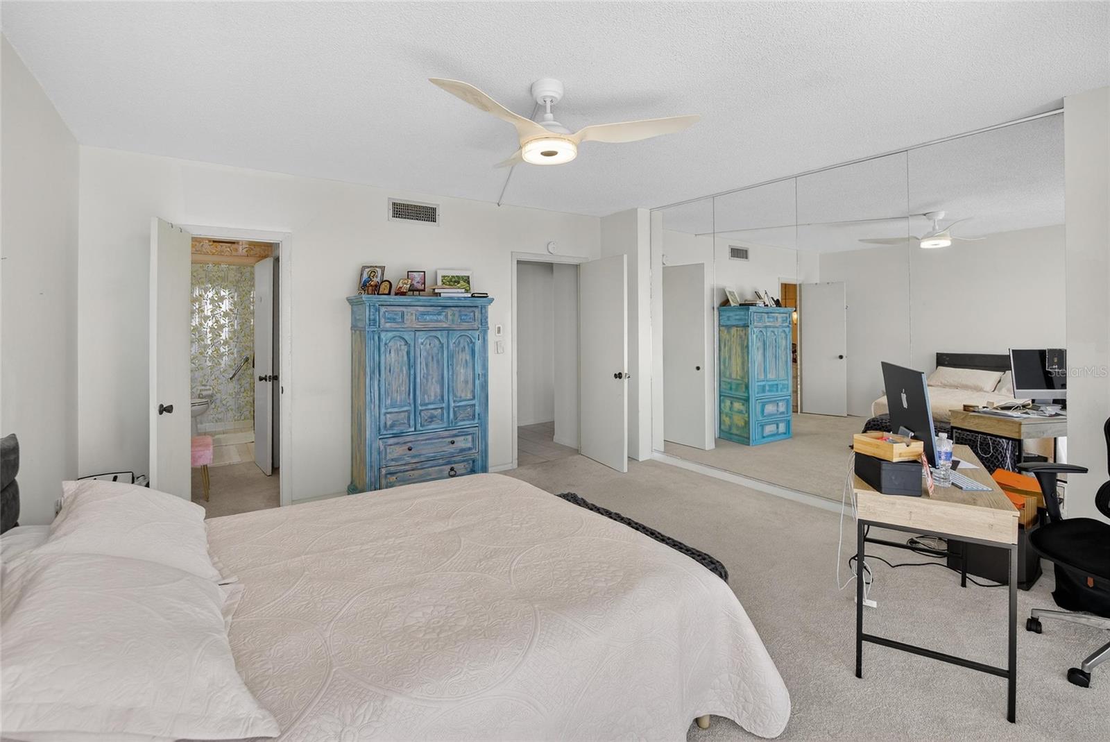 Image 31 of 70 For 100 Pierce Street 703