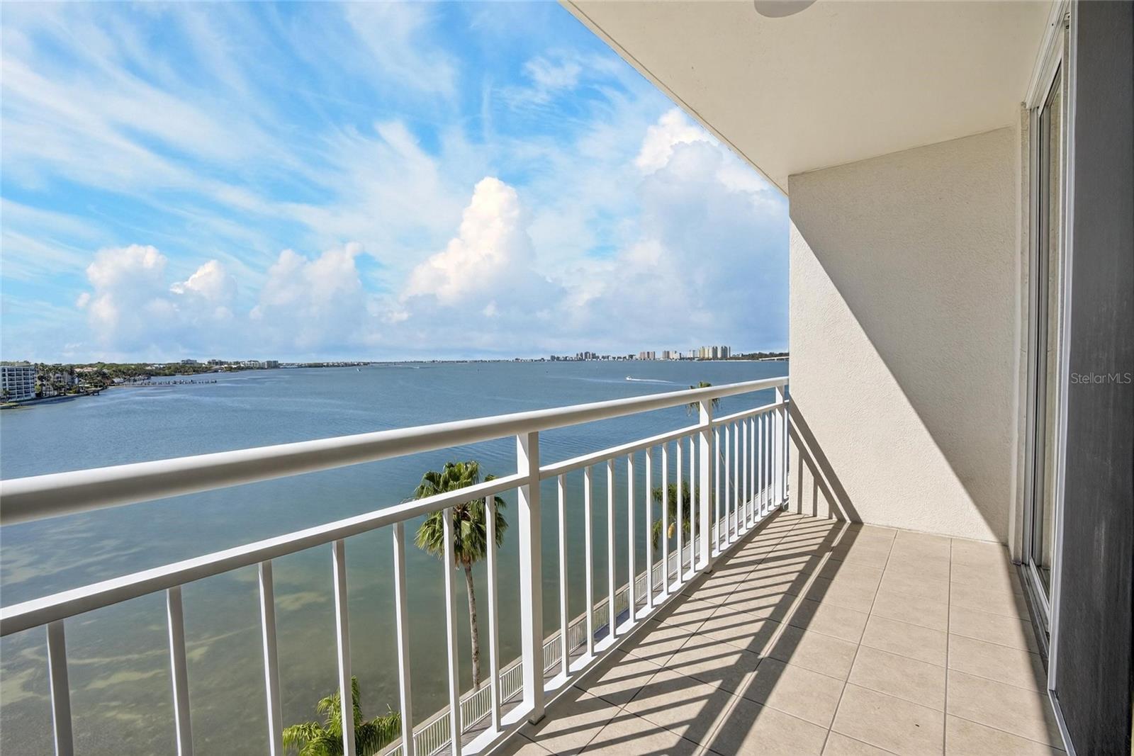 Image 32 of 70 For 100 Pierce Street 703