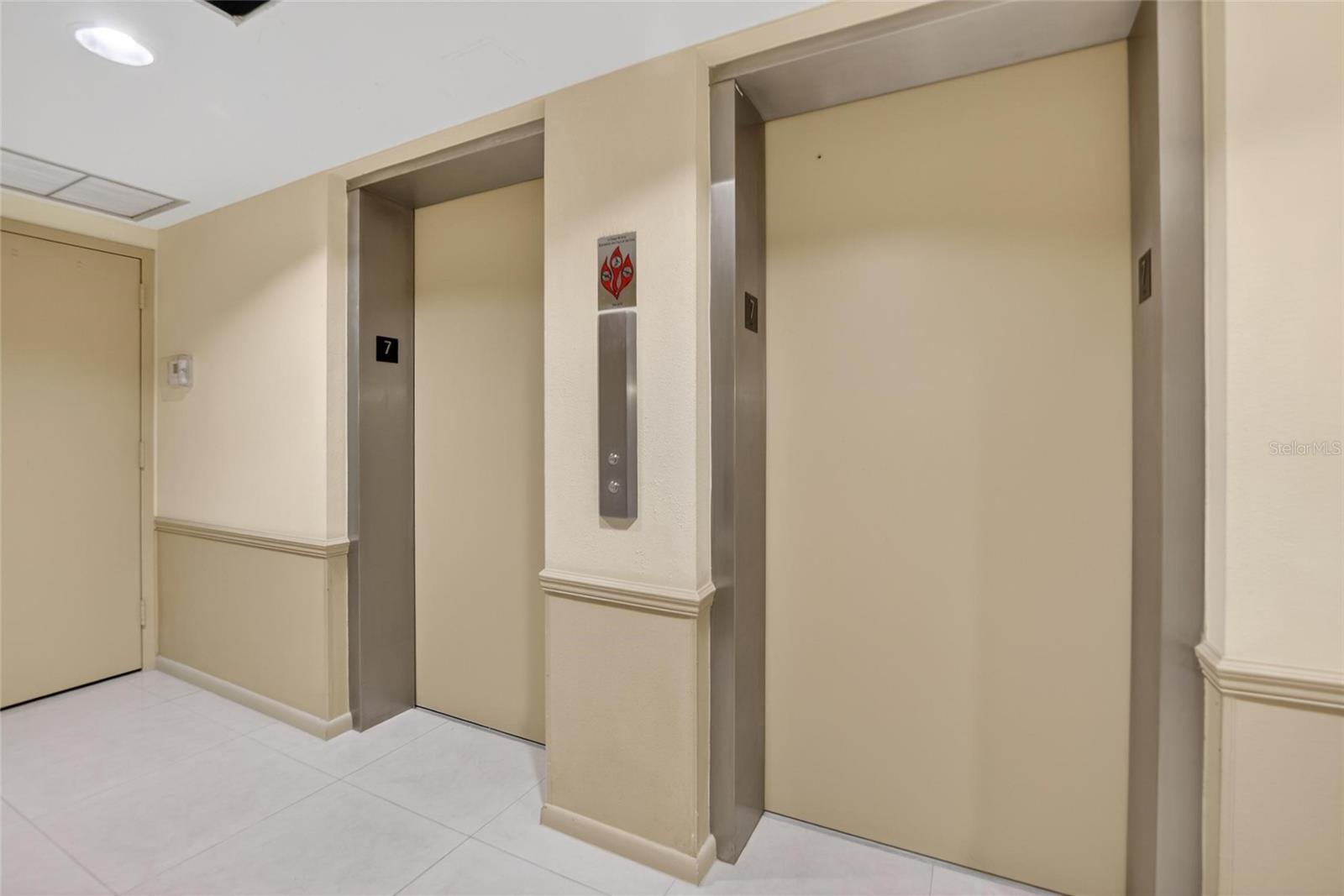 Image 37 of 70 For 100 Pierce Street 703