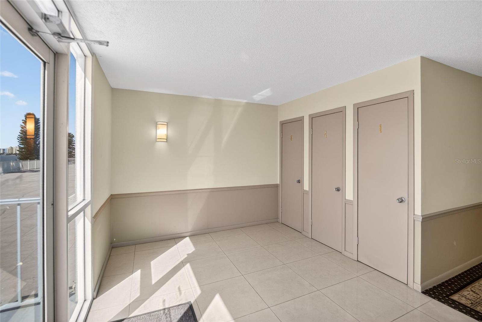 Image 38 of 70 For 100 Pierce Street 703