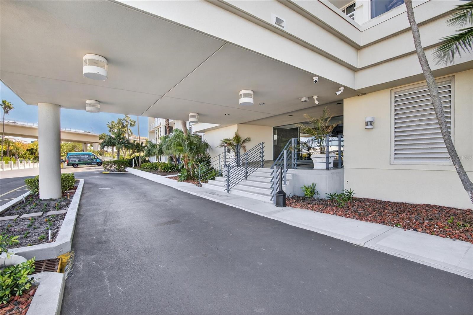 Image 51 of 70 For 100 Pierce Street 703