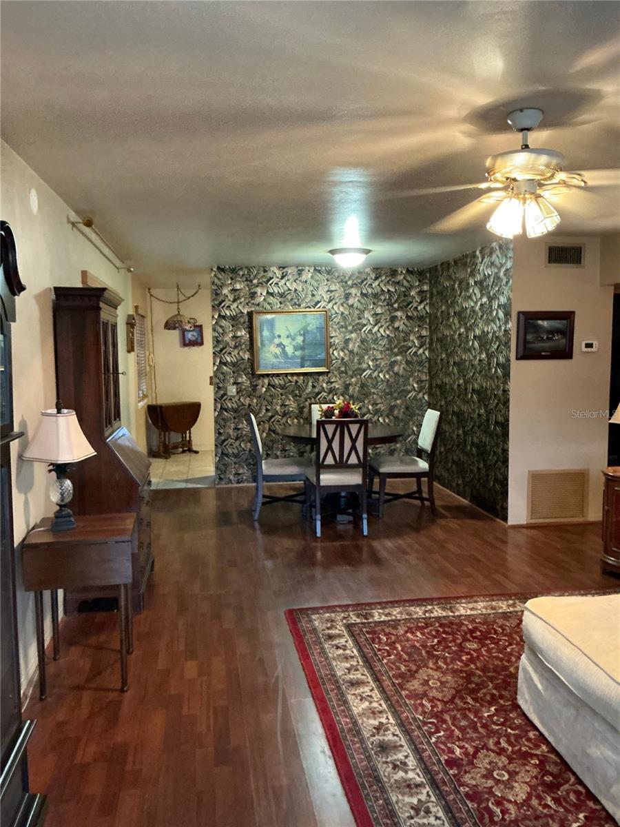 Image 4 of 4 For 4300 58th Street N 1801