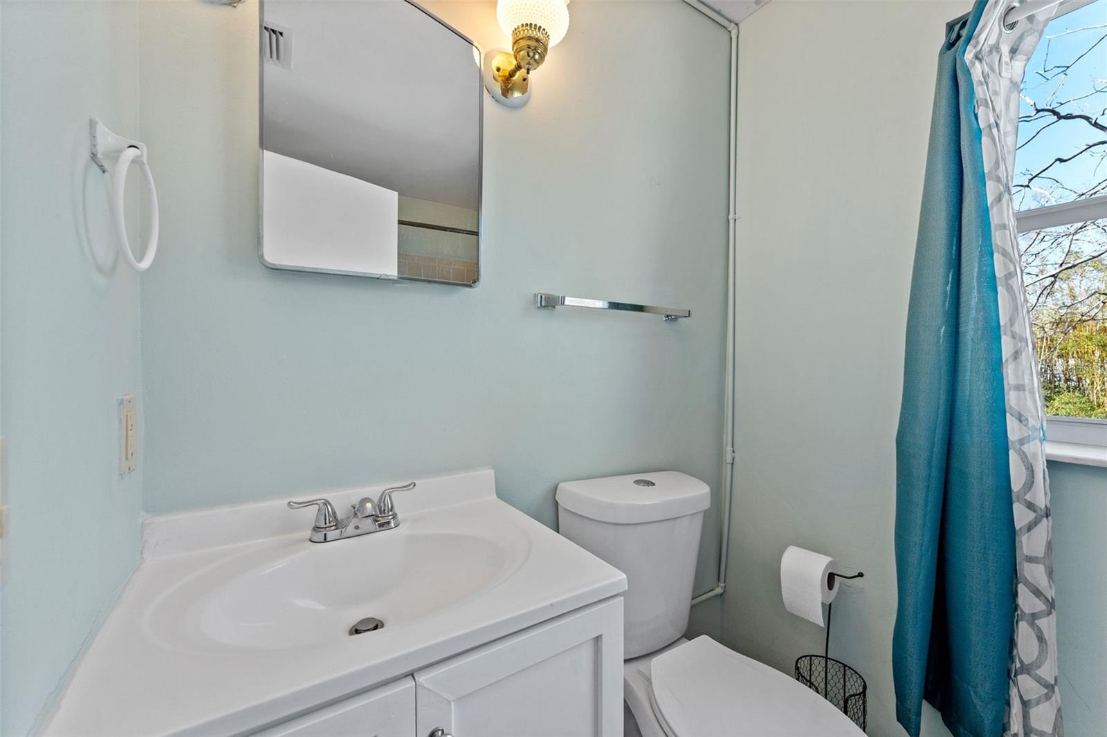 Listing photo id 10 for 544 Severn Avenue