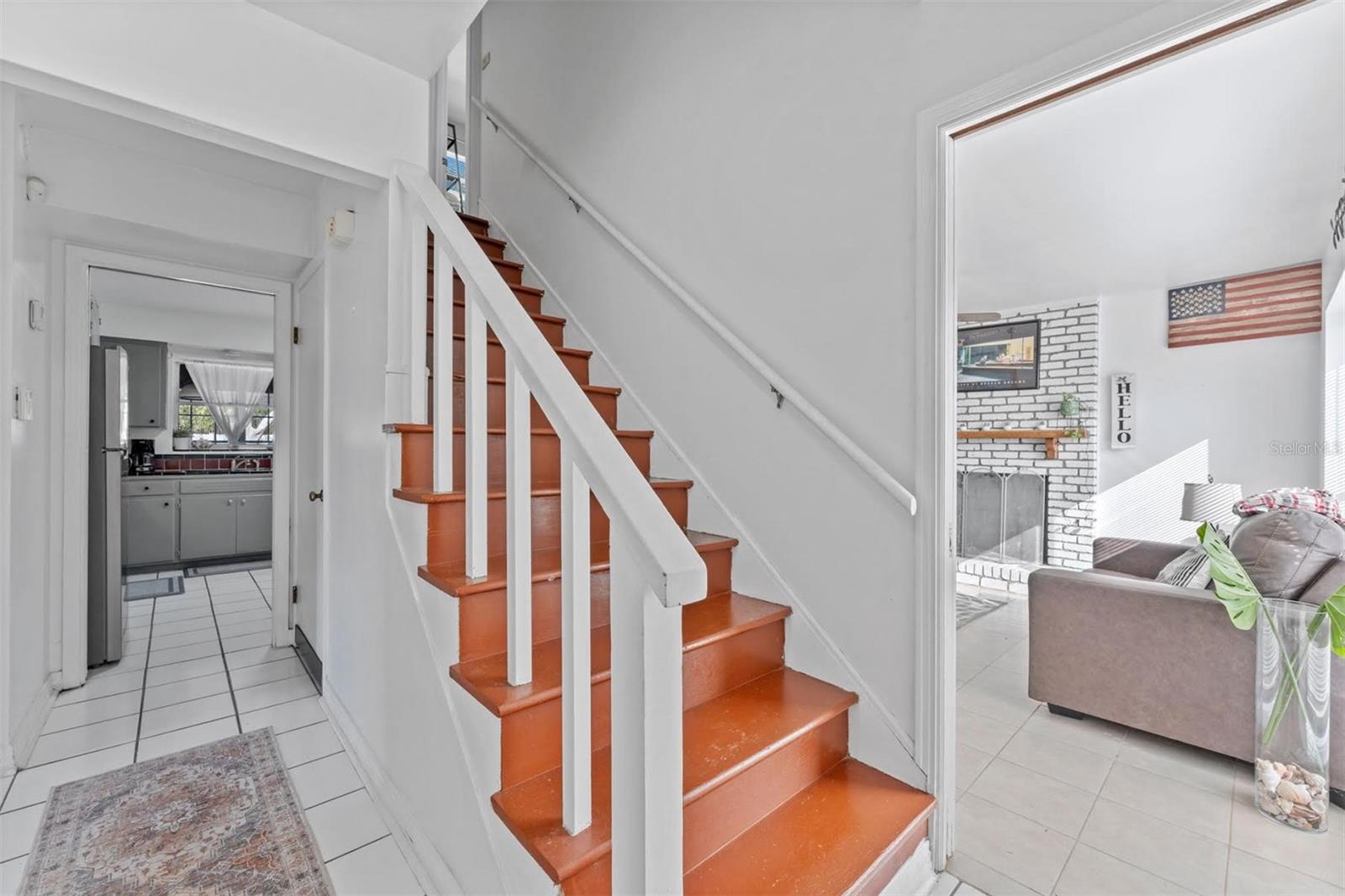 Listing photo id 14 for 544 Severn Avenue