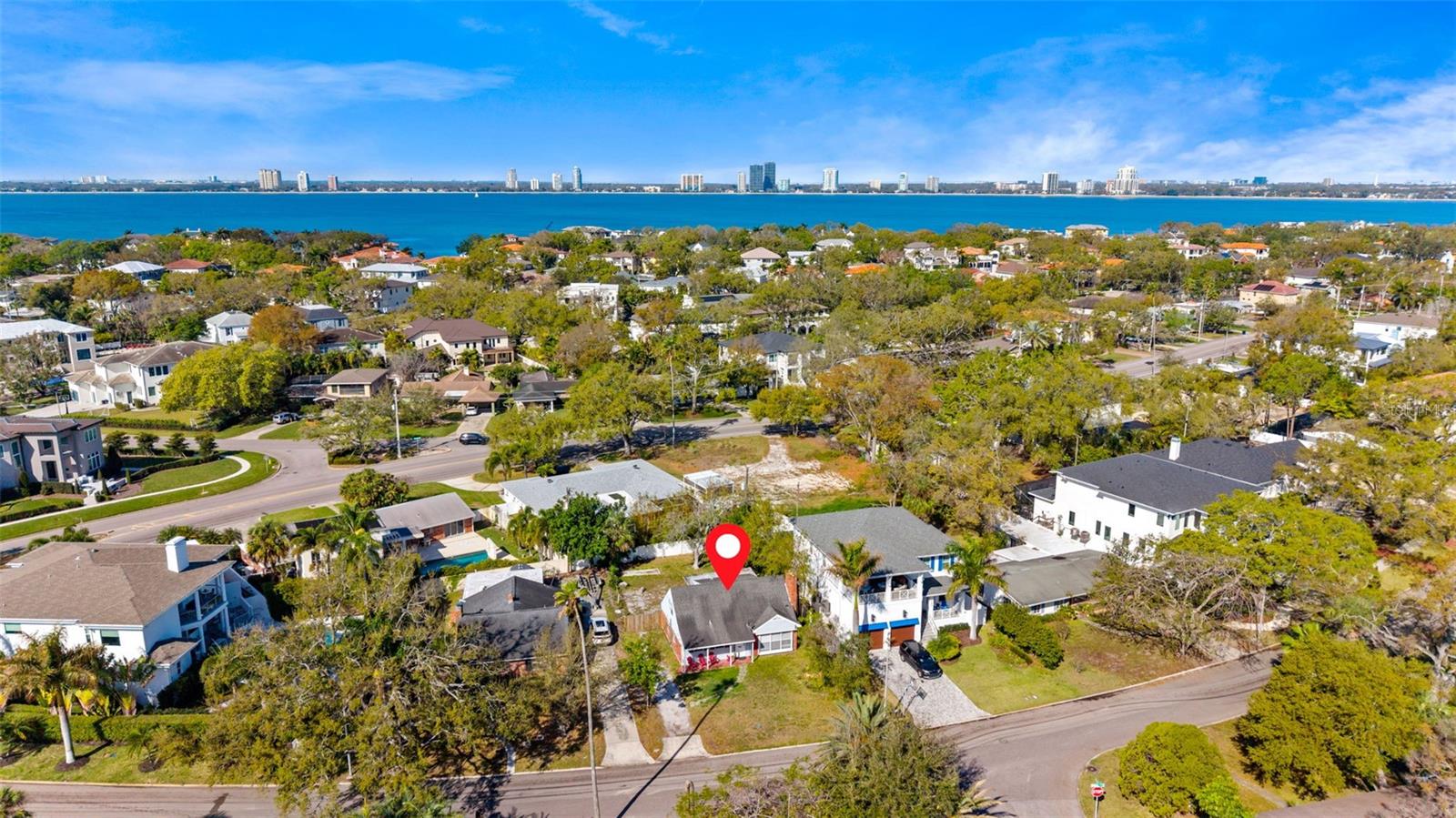 Listing photo id 0 for 544 Severn Avenue