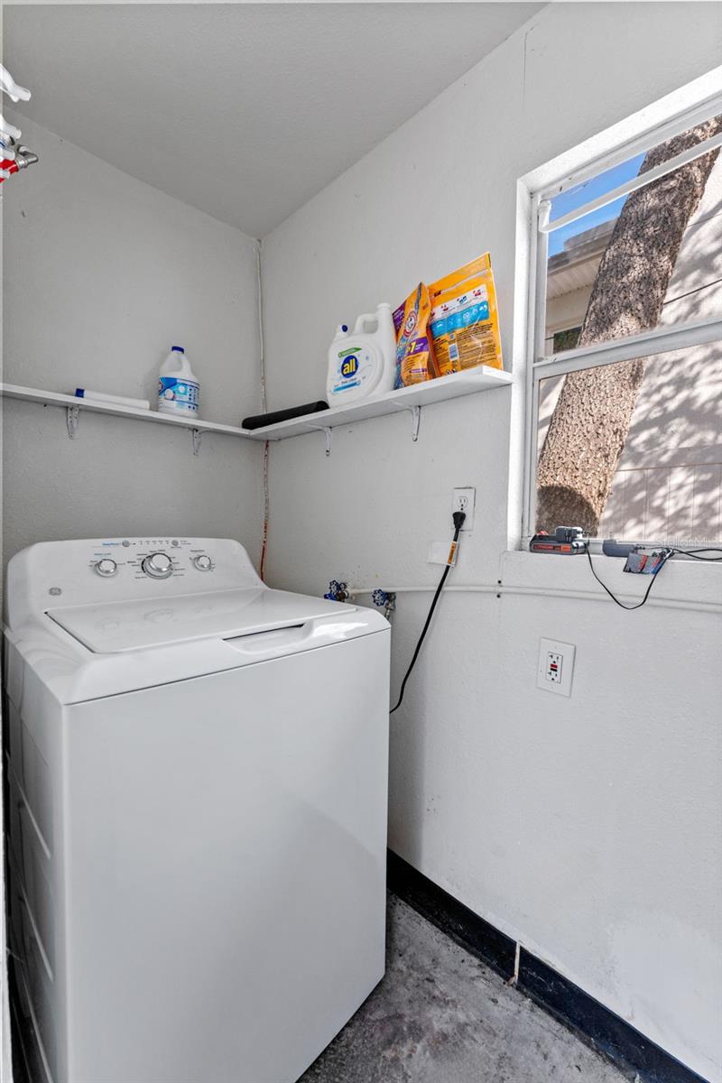 Listing photo id 21 for 544 Severn Avenue