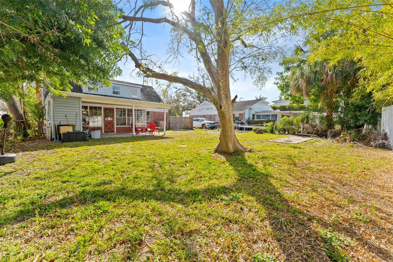 Listing photo id 26 for 544 Severn Avenue