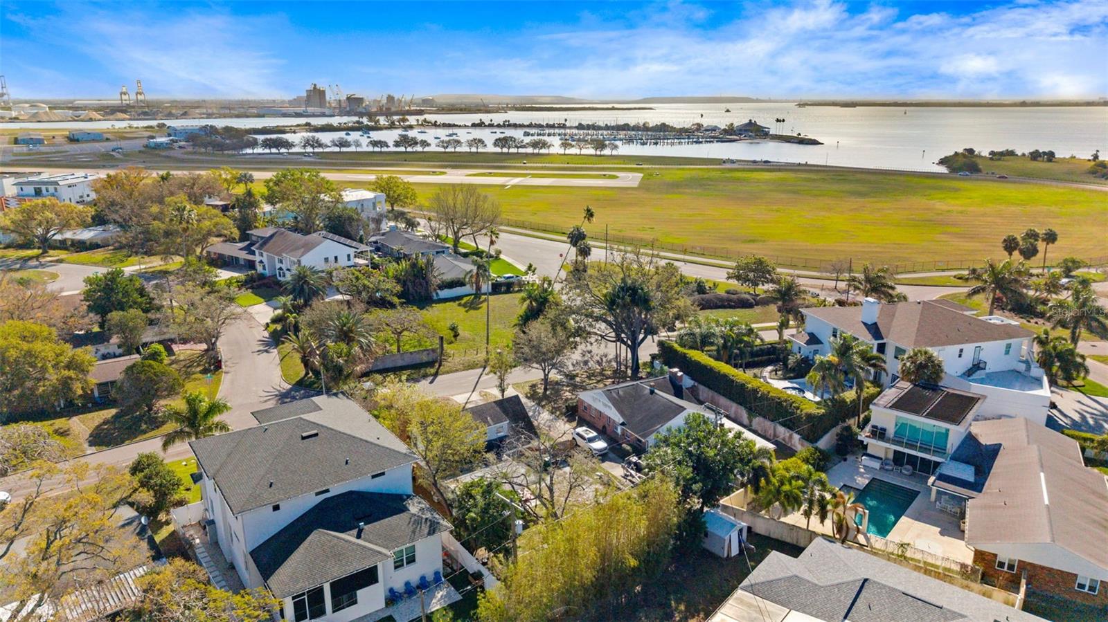 Listing photo id 27 for 544 Severn Avenue