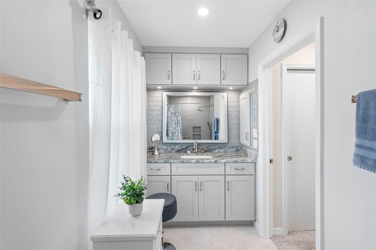 Image 15 of 41 For 9211 Lake Drive