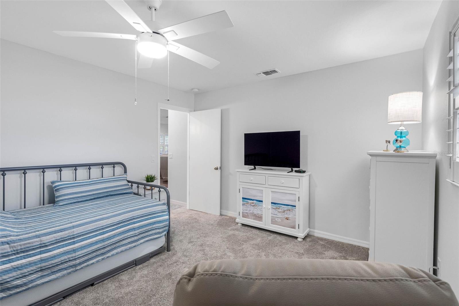 Image 16 of 41 For 9211 Lake Drive