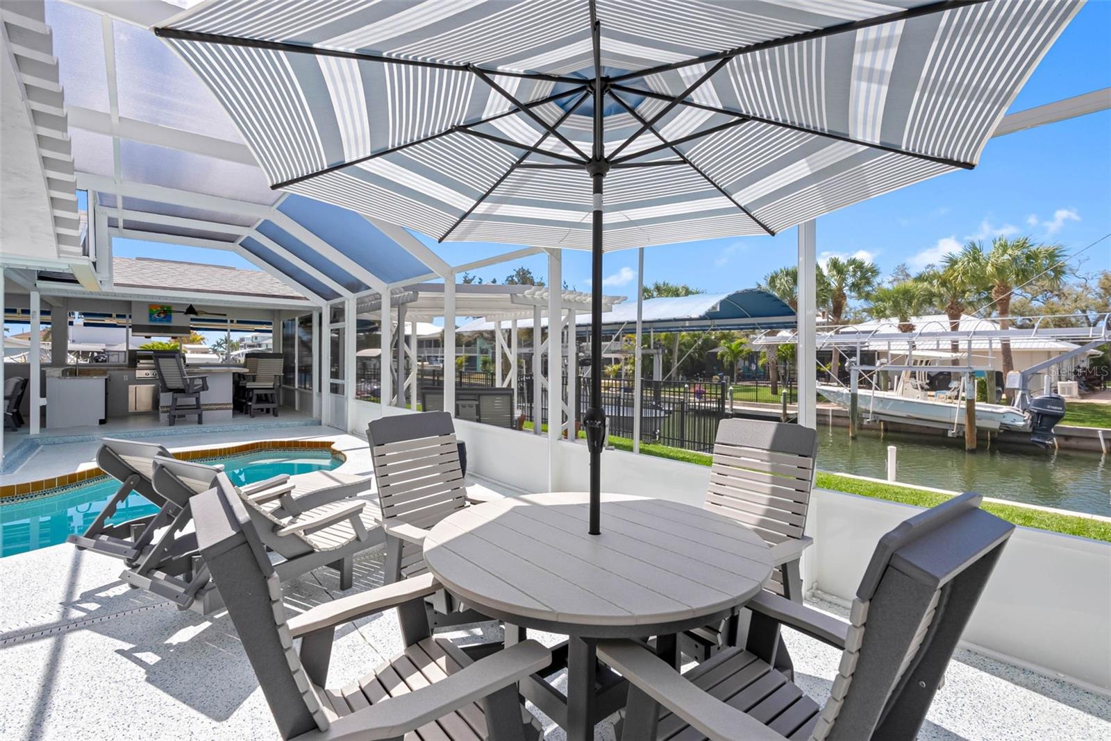 Image 18 of 41 For 9211 Lake Drive