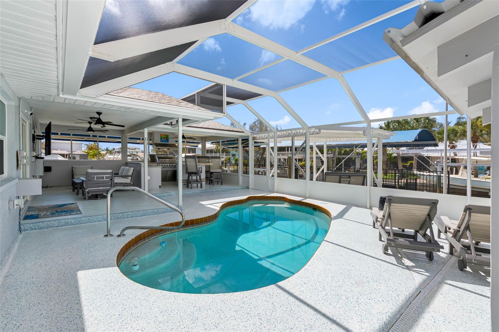 Image 19 of 41 For 9211 Lake Drive