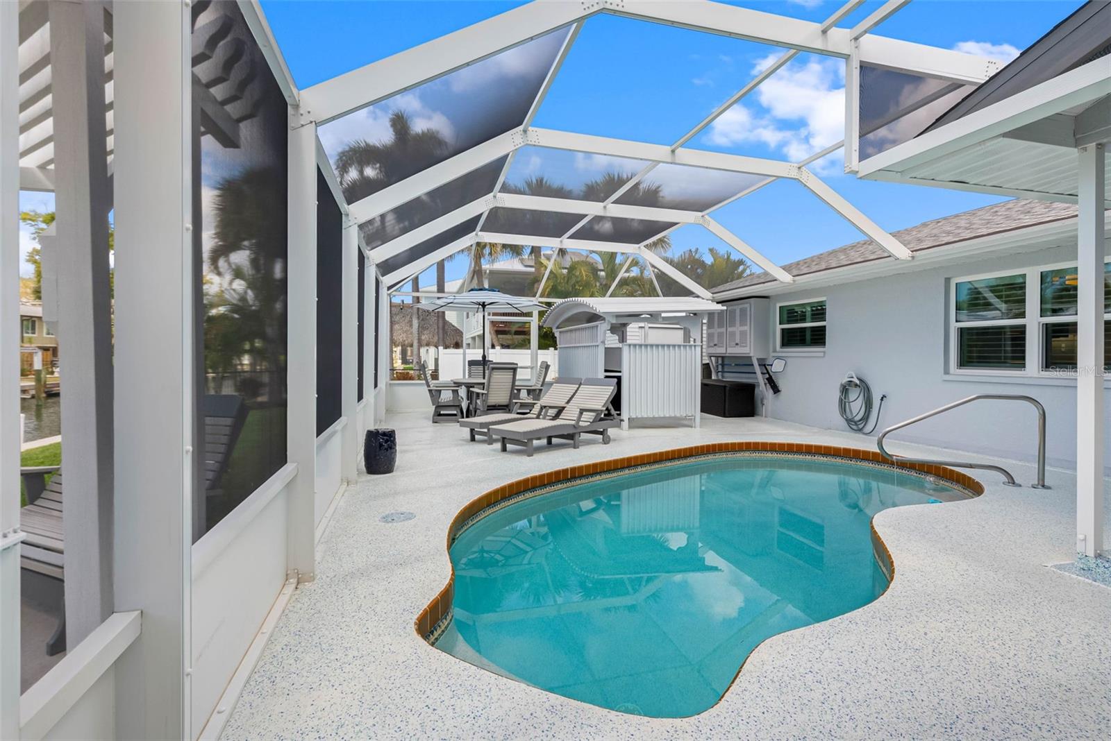 Image 20 of 41 For 9211 Lake Drive